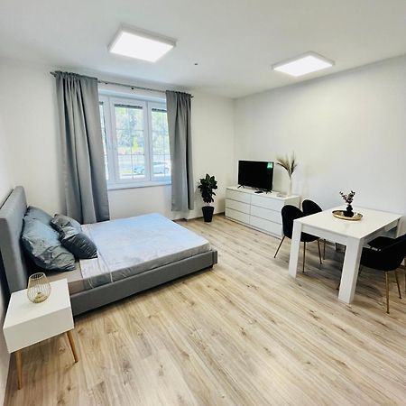 Apartment Riviera Centrum, Private Parking And Smart Check In Banská Bystrica Exterior foto