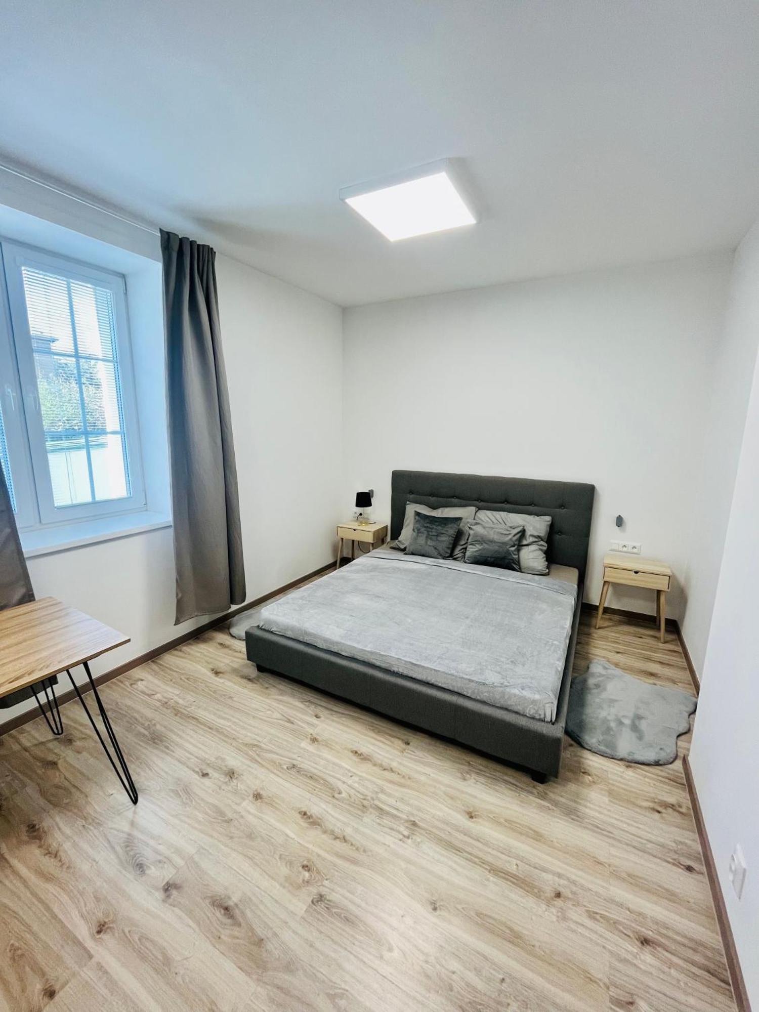 Apartment Riviera Centrum, Private Parking And Smart Check In Banská Bystrica Exterior foto