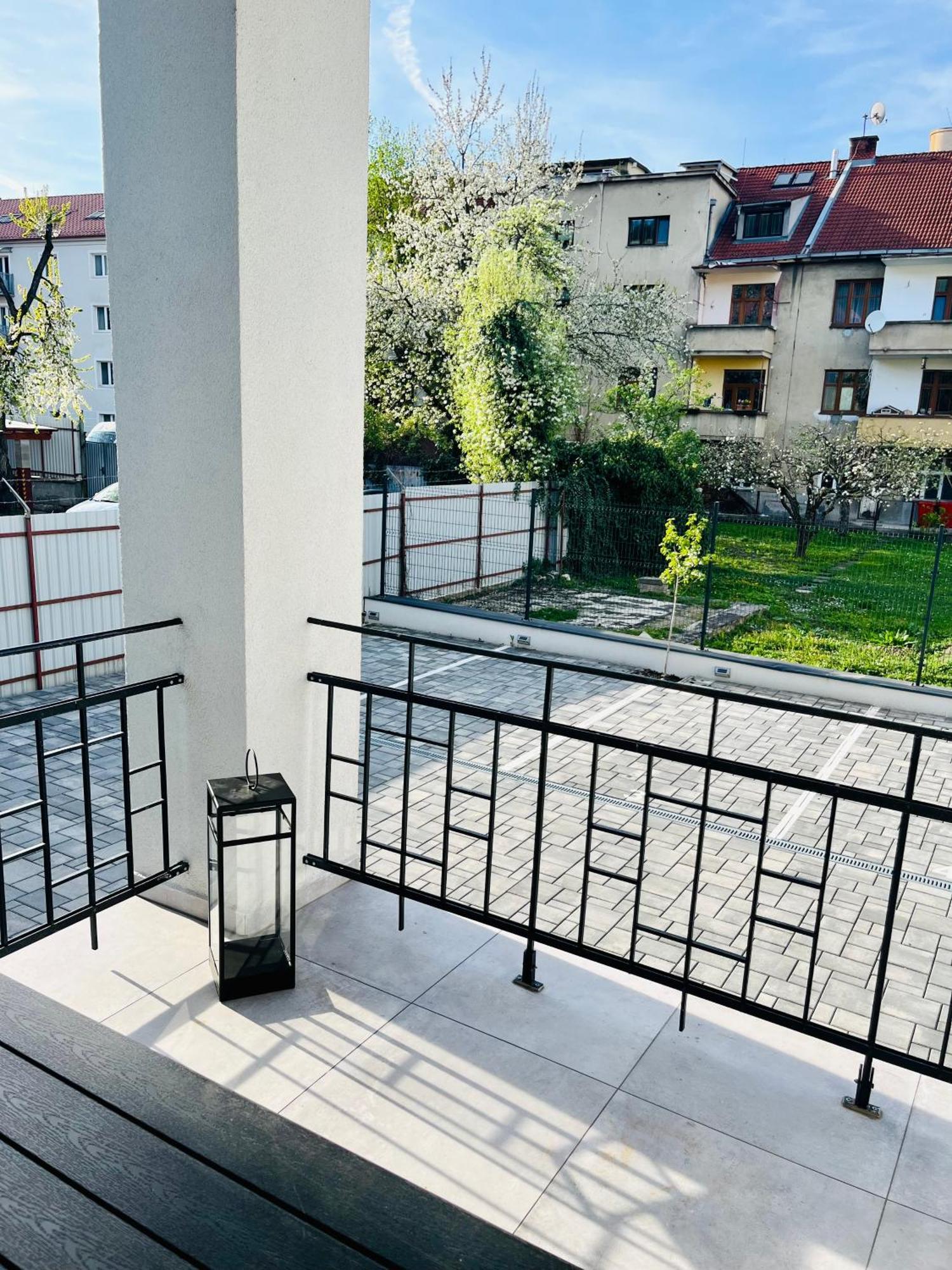 Apartment Riviera Centrum, Private Parking And Smart Check In Banská Bystrica Exterior foto