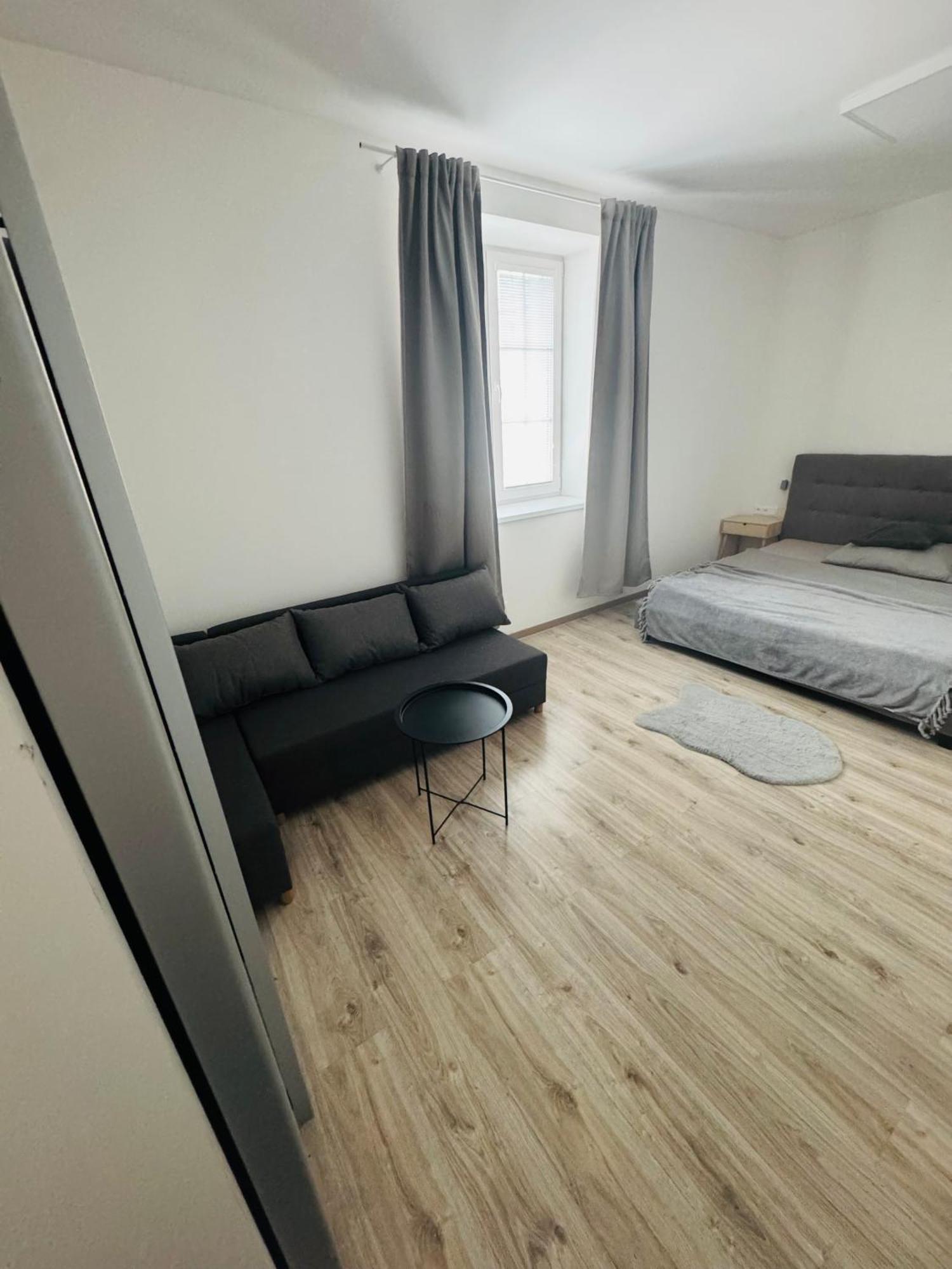 Apartment Riviera Centrum, Private Parking And Smart Check In Banská Bystrica Exterior foto